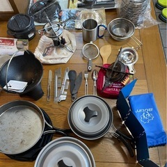 キャンプ　バーベキュー　1人キャンプ　キャンプ用品　バイク　セット　椅子　テーブル　食器　の画像