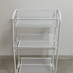 白のワゴンの画像