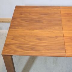 イタリアのCalligaris(カリガリス)社のブランドconnubia(コヌビア)のBARON(バロン) 伸長式ダイニングテーブルです。モダンなエクステンションテーブルです！ の画像