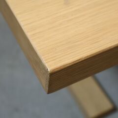 ACTUS(アクタス) OWN-S(オウン エス) ダイニングテーブルです。オーク材の明るい色合いとナチュラル感が魅力の180cm幅の食卓は、北欧スタイルや和モダンの空間にオススメです♪の画像