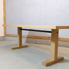 ACTUS(アクタス) OWN-S(オウン エス) ダイニングテーブルです。オーク材の明るい色合いとナチュラル感が魅力の180cm幅の食卓は、北欧スタイルや和モダンの空間にオススメです♪の画像