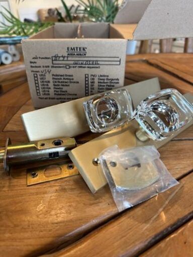ﾉﾌﾞ⑫　EMTEKのガラスノブセット　モダンハウスに！　32,800円