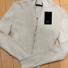 新品 試着のみ ♡  EMODA エモダ ♡  プレーティングリブジップニットの画像