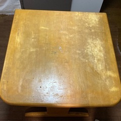 テーブルと椅子2つ　伸縮可能　の画像