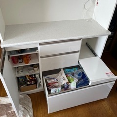 食器棚　キッチンボードの画像