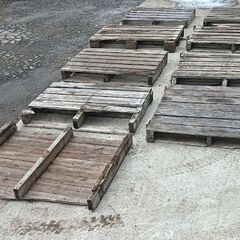 木製パレット 不揃い 破損 汚れ 薪用 腐食 使用感等 有りの画像