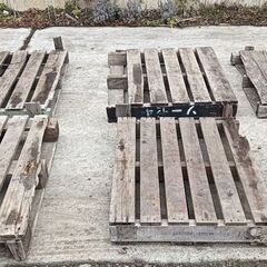 木製パレット 不揃い 破損 汚れ 薪用 腐食 使用感等 有りの画像