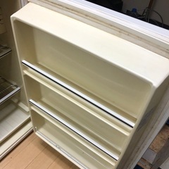 冷凍庫、GE製。の画像