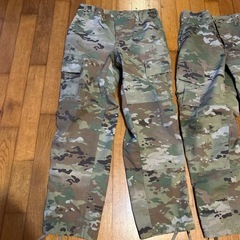 米軍放出品　メンズ迷彩パンツ　サイズS〜Mの画像