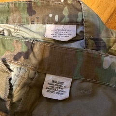 米軍放出品　メンズ迷彩パンツ　サイズS〜Mの画像