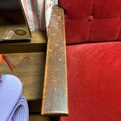 受け渡し予定者決まりました。赤の2〜3人掛けソファの画像