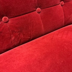 受け渡し予定者決まりました。赤の2〜3人掛けソファの画像