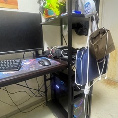 パソコンデスクの画像