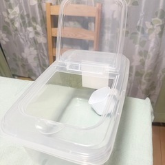 ダイソー　米びつ兼フードストッカー5kg用の画像