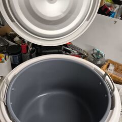 テンポスバスターズ　保温電子ジャー　TBHJ-300　3升　中古　2023年の画像