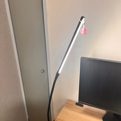 【値下げ可🔥】パソコンデスク 棚付き 幅80cm × 奥行45cmの画像