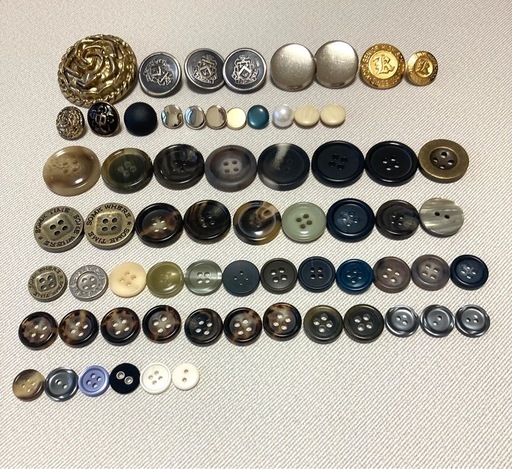 ボタン まとめ売り ボタンまとめ売り☆（66個） (びぃーかー) 首里のその他の中古あげます