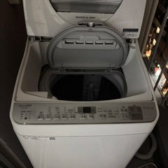SHARP製の洗濯・乾燥機能付き縦型洗濯機の画像