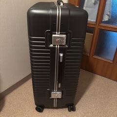 サムソナイトスーツケース インターセクトスピナー ブラックの画像