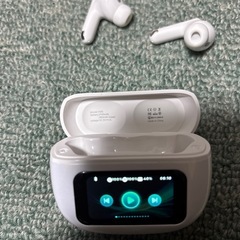 モニター付きワイヤレスイヤホンの画像