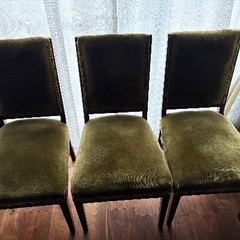 100年前の椅子の画像