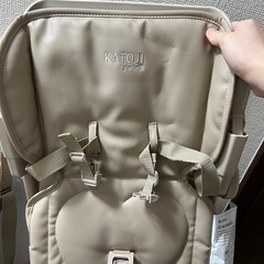 取引中【無料】KATOJI/ベビーチェア/ブースターチェア　feedme ミルクティーの画像