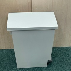 ゴミ箱　インテリア　ペダル式　グレーの画像
