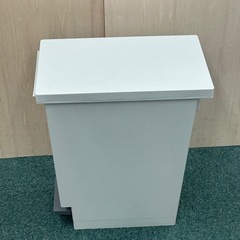 ゴミ箱　インテリア　ペダル式　グレーの画像