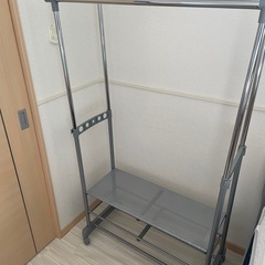 ハンガーラックの画像
