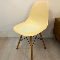 イームズチェアリプロダクトの画像