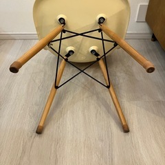 イームズチェアリプロダクトの画像
