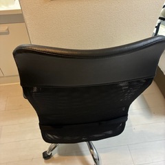 キャスター付きチェア(高さ調節可)の画像