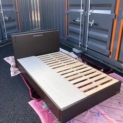 早い者勝ち　引き出し付きセミダブルベッドの画像