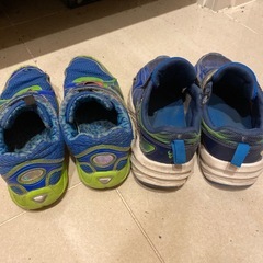 スニーカー2足の画像