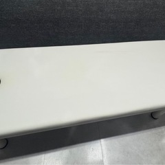 エステ　施術ベッドの画像