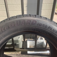 スタッドレスタイヤ アイスガード205/60R16　1500円/本    の画像