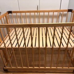ファルスカ　ベビーベッドの画像