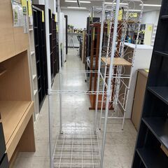 J3395　【リユースのサカイ柏店】　ハンガーラック　キャスター付　ホワイトの画像