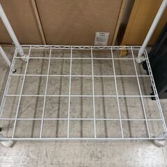 J3395　【リユースのサカイ柏店】　ハンガーラック　キャスター付　ホワイトの画像