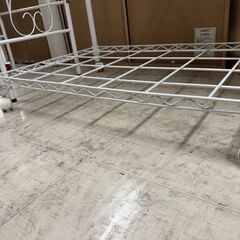 J3395　【リユースのサカイ柏店】　ハンガーラック　キャスター付　ホワイトの画像