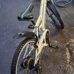 リサイクルショップどりーむ鹿大前店　No.584　自転車　２２インチ　マウンテンバイク　お子様用　切り替え・ライト付き🎵の画像