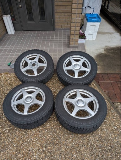 クラウン スタッドレス215/60R16　4本