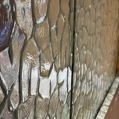 台所横のレトロなガラス扉6枚の画像