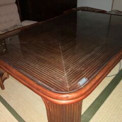 長方形籐製こやぐらたつ、天板ガラス付き＋布団とセットの画像