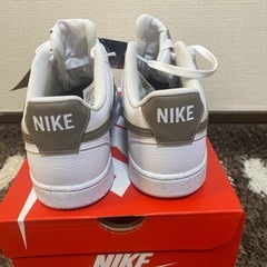 【未使用】NIKE コートビジョン　25.5センチ　ホワイト／ブラウン　の画像