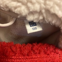 【130サイズ】UNIQLOフリース赤と白の画像