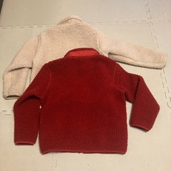 【130サイズ】UNIQLOフリース赤と白の画像