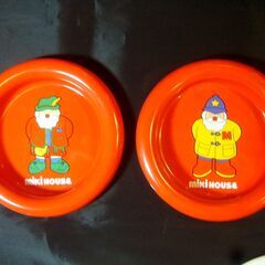 【食器】ミキハウス　皿、小皿2枚、トレイ2枚【使用・未使用】（mikihouse、サンタ、ノベルティ）の画像