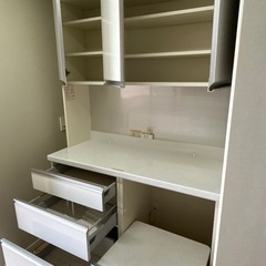 クラスティーナで購入した食器棚の画像