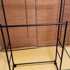 ハンガーラックの画像